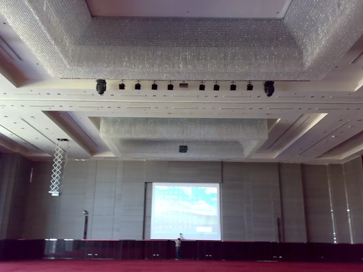 Dusit Thani LakeView  — detail